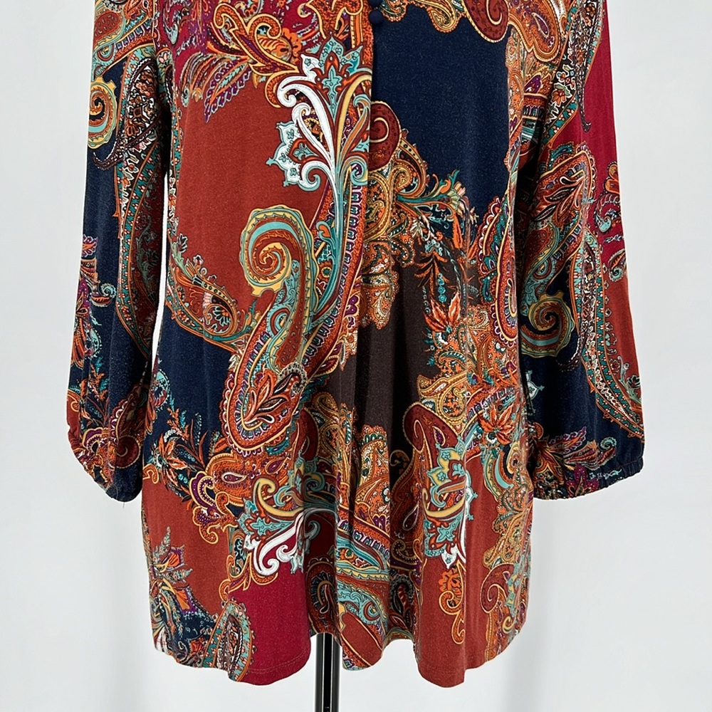 CHICO’S PAISLEY TOP‎ - Picture 2 of 9